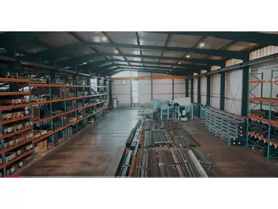 Halle Rohrlaser 2.JPG